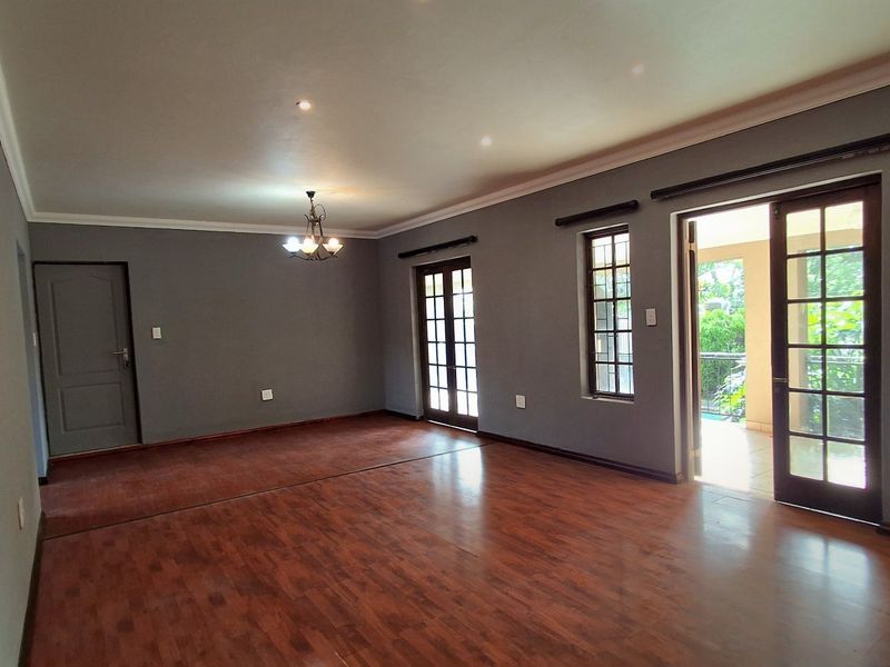 Private Duplex Townhouse Offering Space, Comfort, And Lifestyle - Photo 2