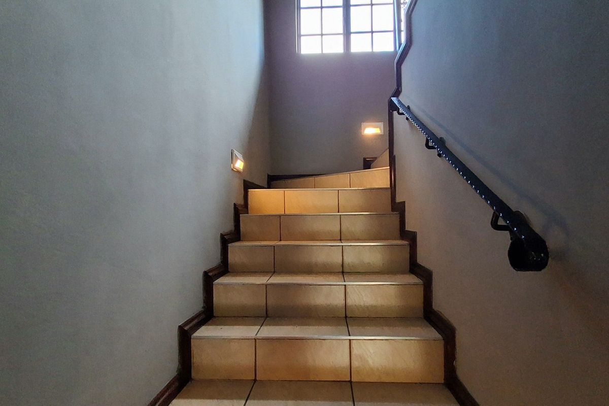 Private Duplex Townhouse Offering Space, Comfort, And Lifestyle - Photo 4