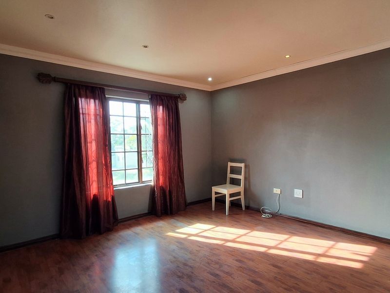 Private Duplex Townhouse Offering Space, Comfort, And Lifestyle - Photo 6