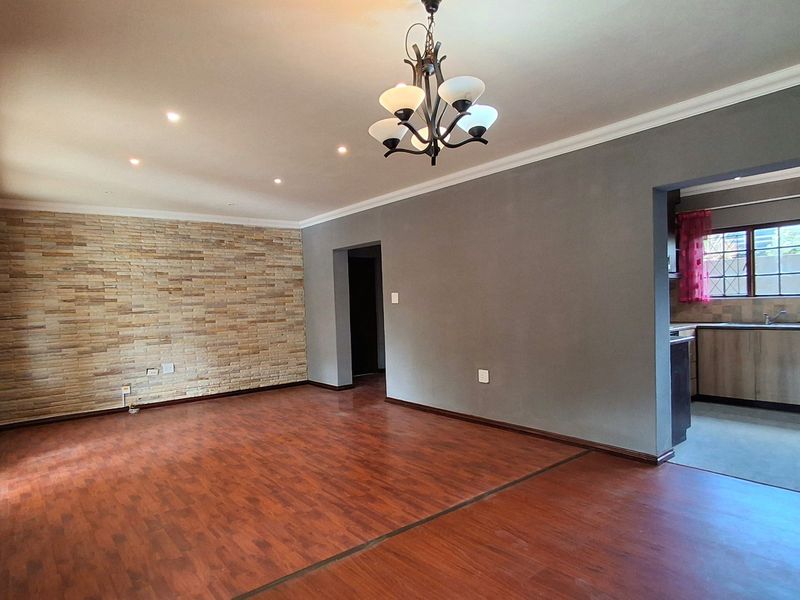 Private Duplex Townhouse Offering Space, Comfort, And Lifestyle - Photo 3