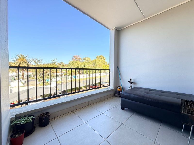 1 Bedroom Apartment/ Flat to rent in Linbro Park - Photo 3