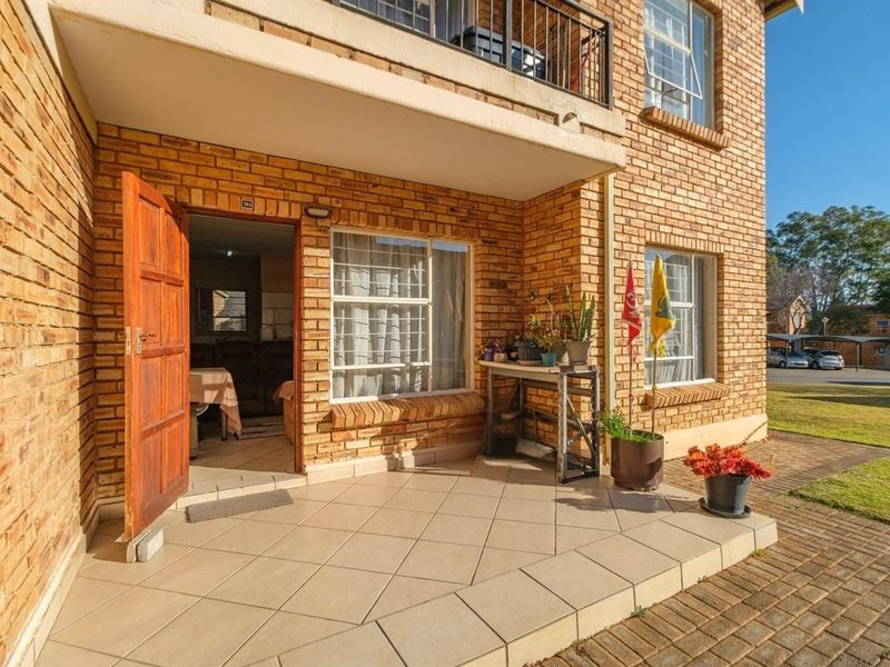 Modern Ground-Floor Convenience in the Heart of Honeydew - Photo 4