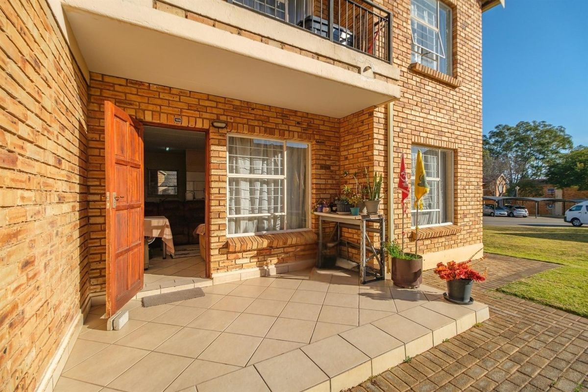 Modern Ground-Floor Convenience in the Heart of Honeydew - Photo 4