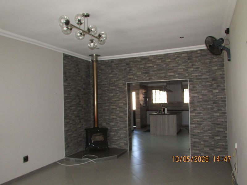 House For Sale in Erasmus, Bronkhorstspruit - Photo 8