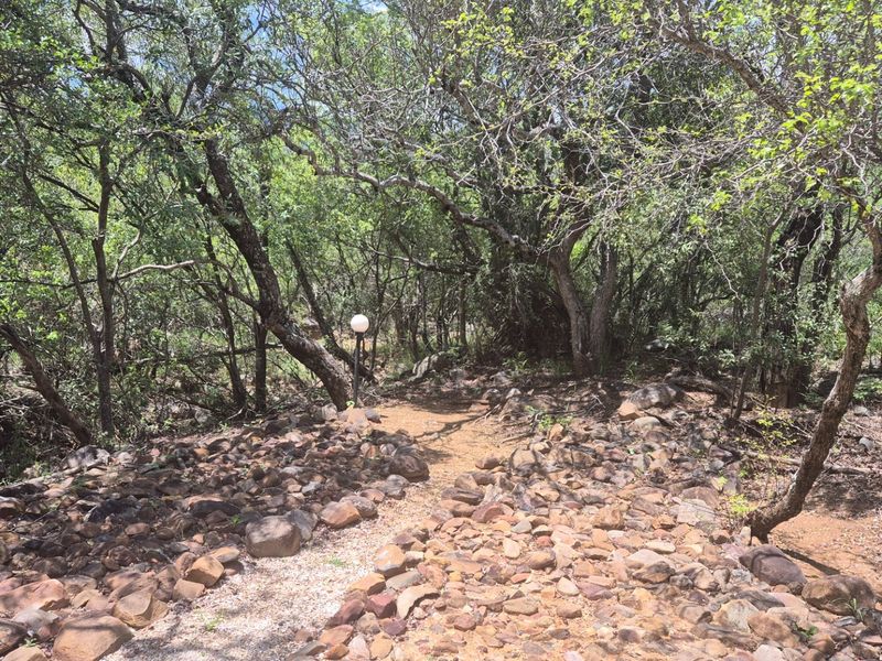 House, built on a 1 hectare plot, For Sale in Canyon Game Reserve, Hoedspruit - Photo 7