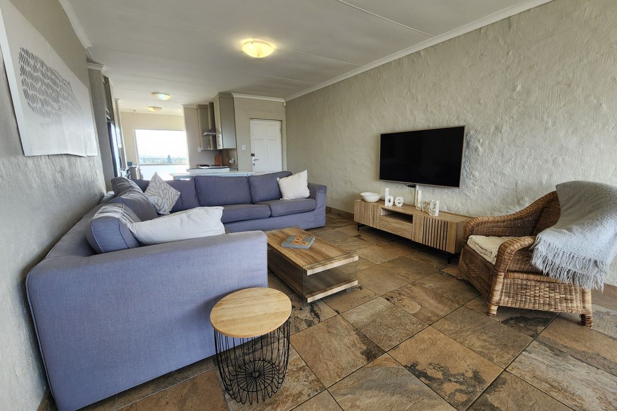 Aston Bay Flat with Panoramic Views and Modern Living - Photo 3