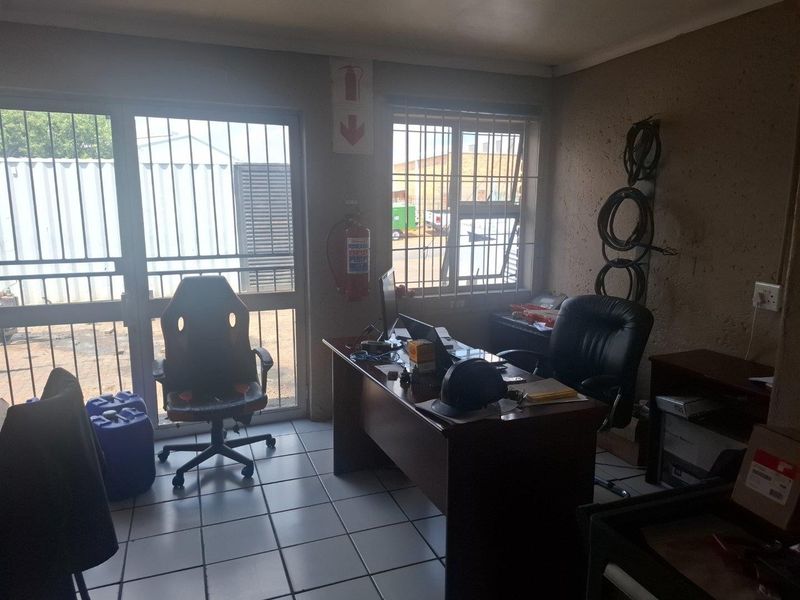 Industrial Property For Sale - Chloorkop - Photo 7