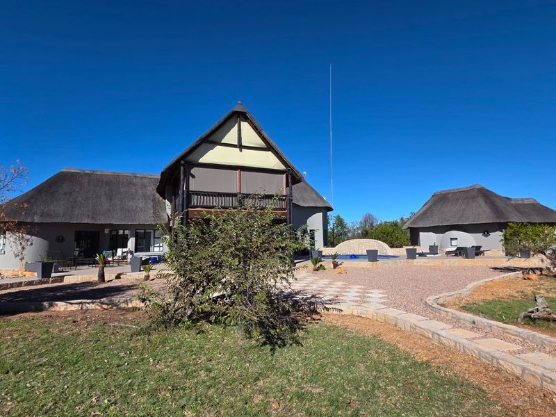 Mabalingwe - Cyferfontein - Four bedroom lodge - Furniture and Game viewer included - Photo 2