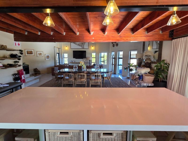 Mabalingwe - Cyferfontein - Four bedroom lodge - Furniture and Game viewer included - Photo 8
