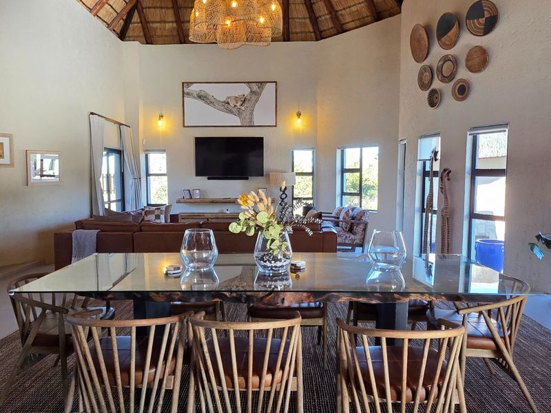 Mabalingwe - Cyferfontein - Four bedroom lodge - Furniture and Game viewer included - Photo 7