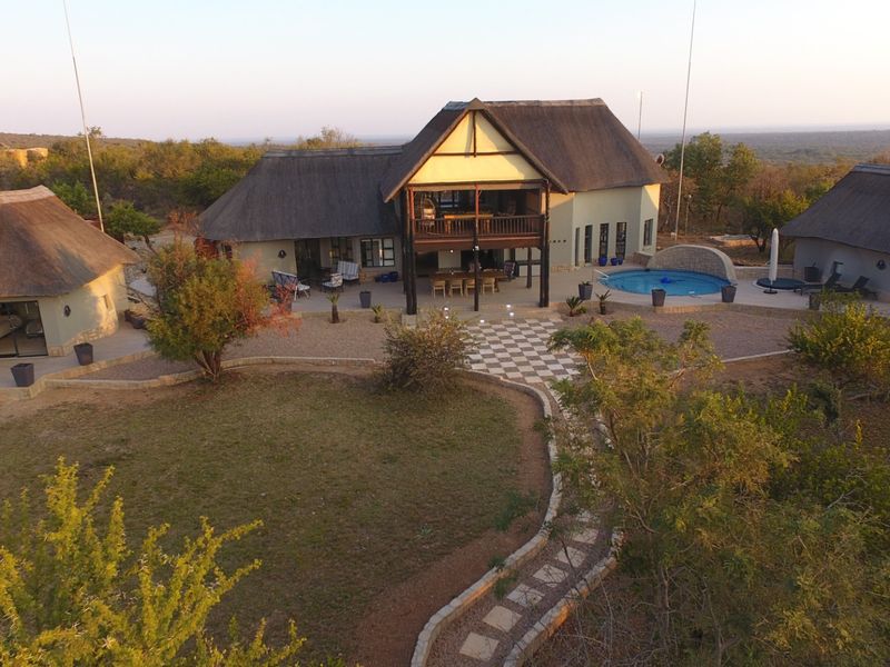 Mabalingwe - Cyferfontein - Four bedroom lodge - Furniture and Game viewer included - Photo 2