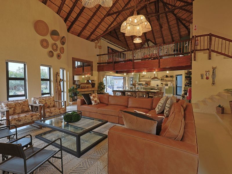 Mabalingwe - Cyferfontein - Four bedroom lodge - Furniture and Game viewer included - Photo 9