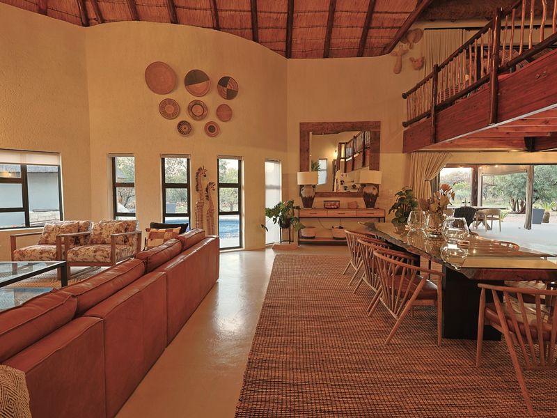 Mabalingwe - Cyferfontein - Four bedroom lodge - Furniture and Game viewer included - Photo 10