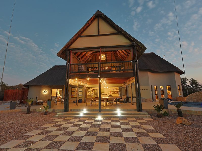 Mabalingwe - Cyferfontein - Four bedroom lodge - Furniture and Game viewer included - Photo 3