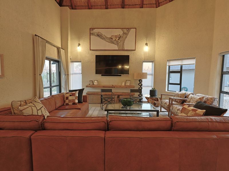 Mabalingwe - Cyferfontein - Four bedroom lodge - Furniture and Game viewer included - Photo 7
