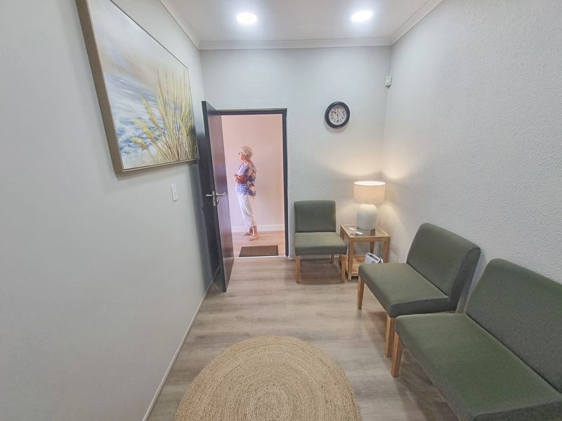 Medical Office for Rent in Prime Location - Photo 6