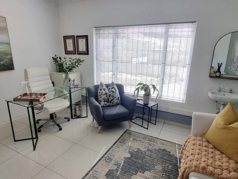 Medical Office for Rent in Prime Location - Photo 3