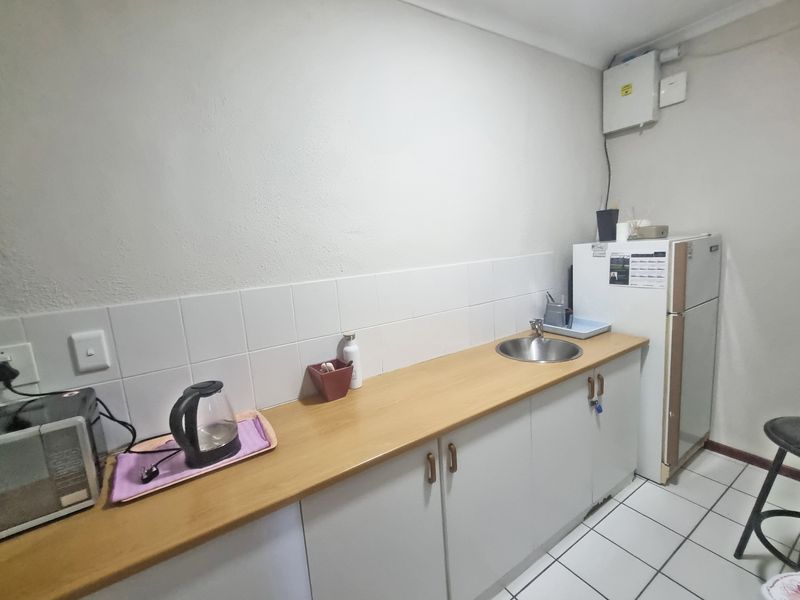 Medical Office for Rent in Prime Location - Photo 7