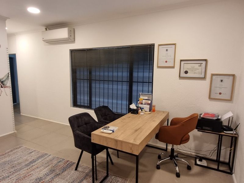 Medical suite for Rent next to Mediclinic - Milnerton - Photo 6