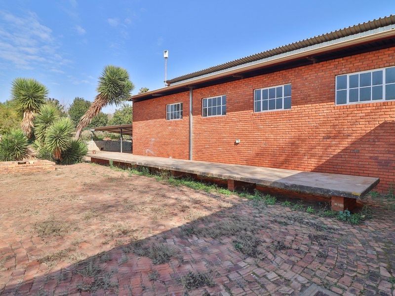Excellent investment opportunity - in an area where large tracts of land are in high demand - Photo 4