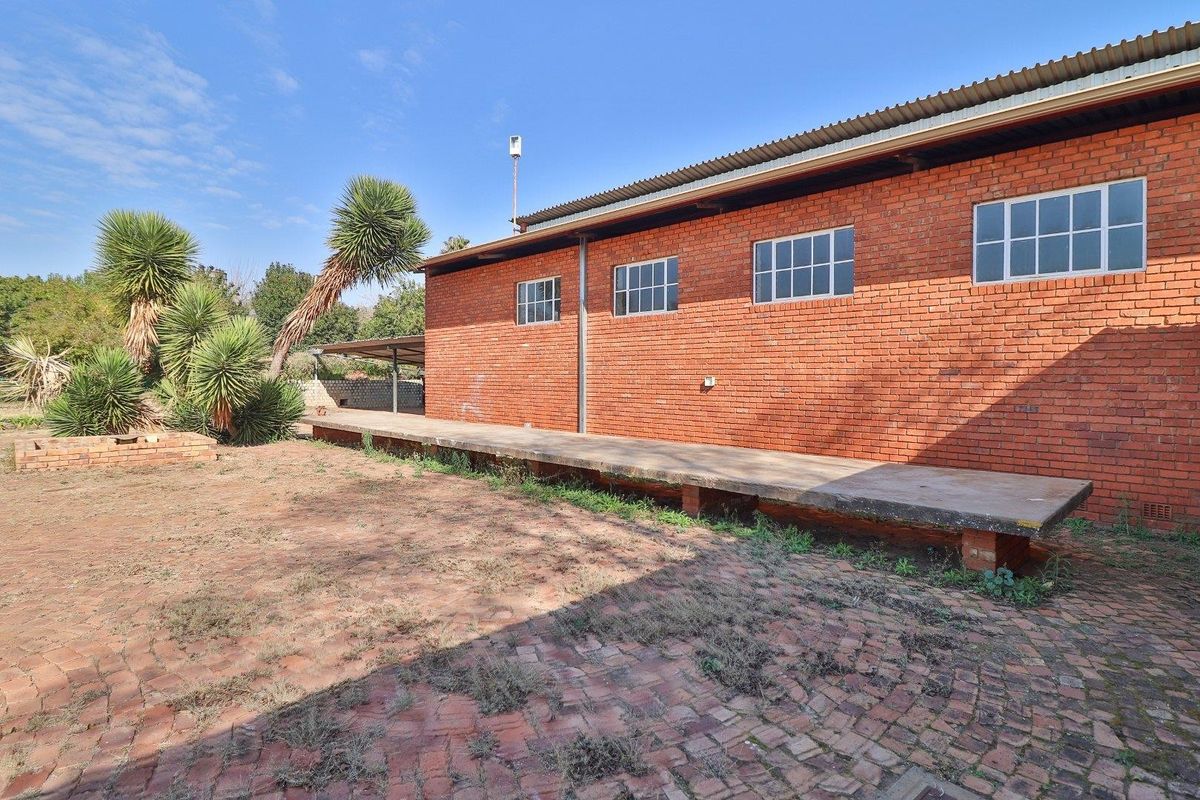 Excellent investment opportunity - in an area where large tracts of land are in high demand - Photo 4