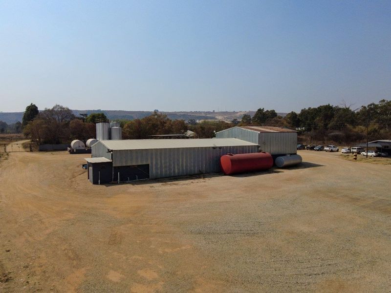 Well-equipped diesel depot on a busy highway with extra land for further development - Photo 5