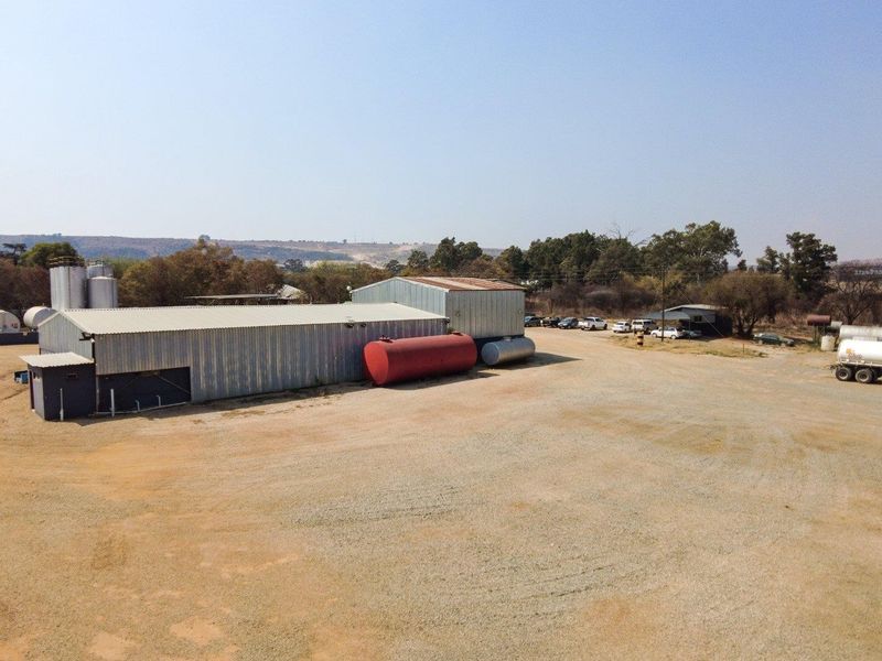 Well-equipped diesel depot on a busy highway with extra land for further development - Photo 6