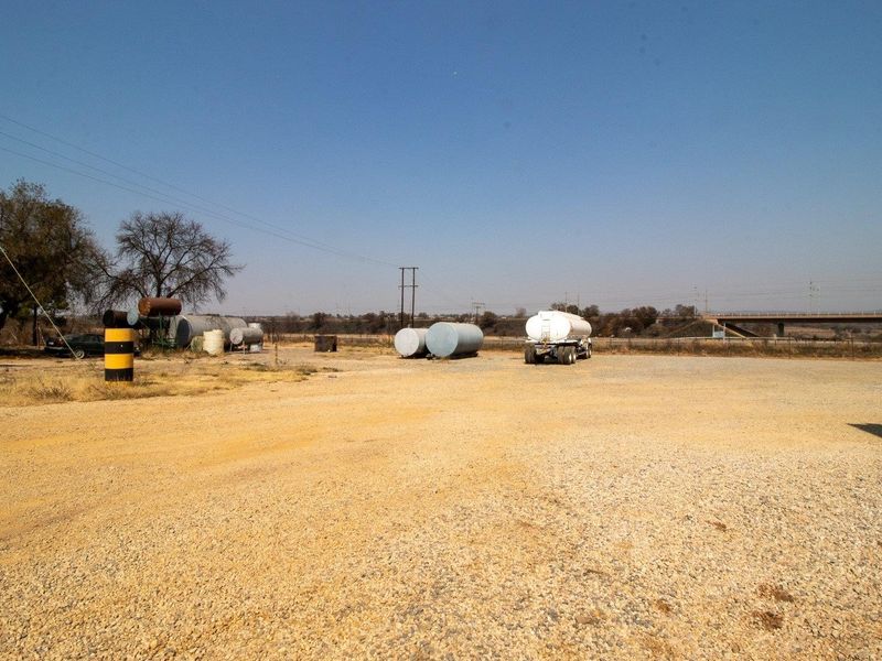 Well-equipped diesel depot on a busy highway with extra land for further development - Photo 9