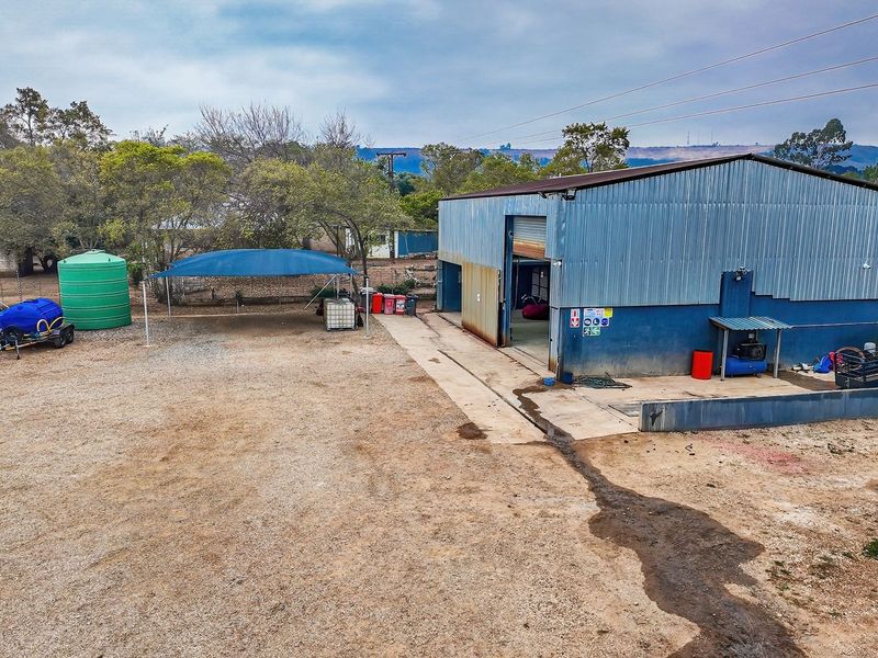 Well-equipped diesel depot on a busy highway with extra land for further development - Photo 4