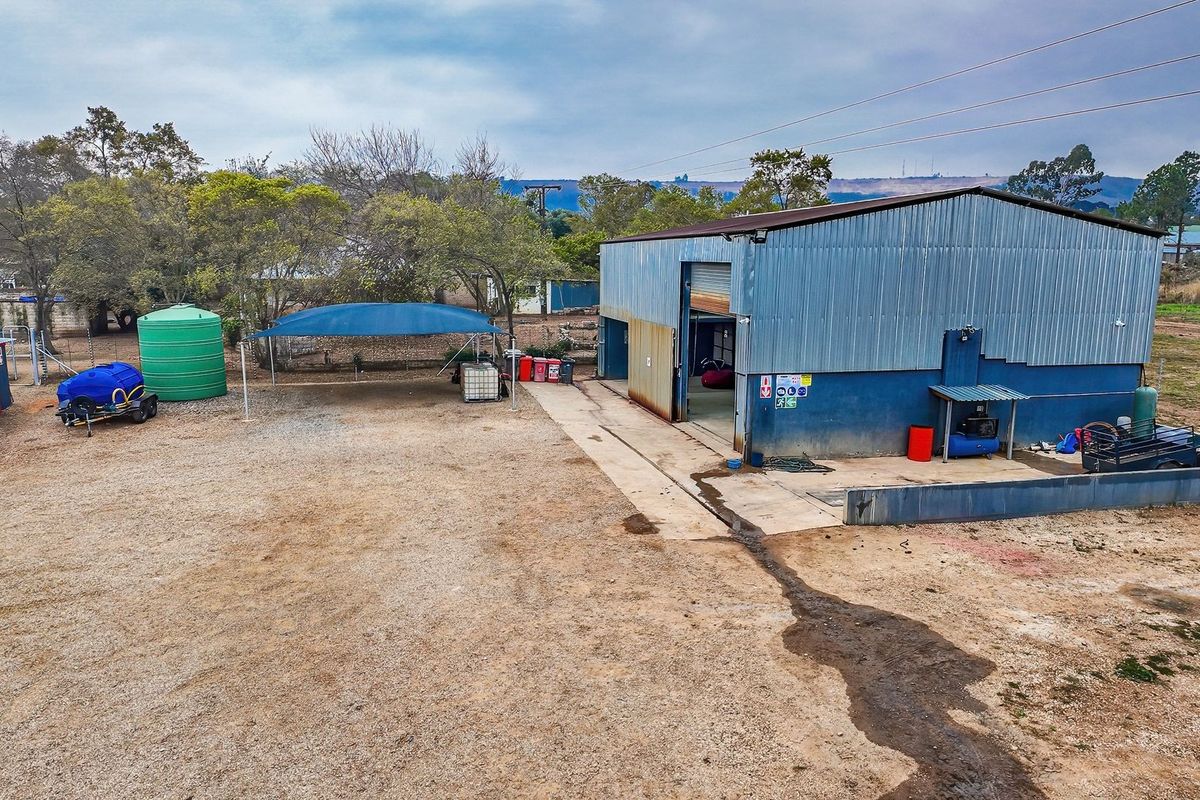 Well-equipped diesel depot on a busy highway with extra land for further development - Photo 4