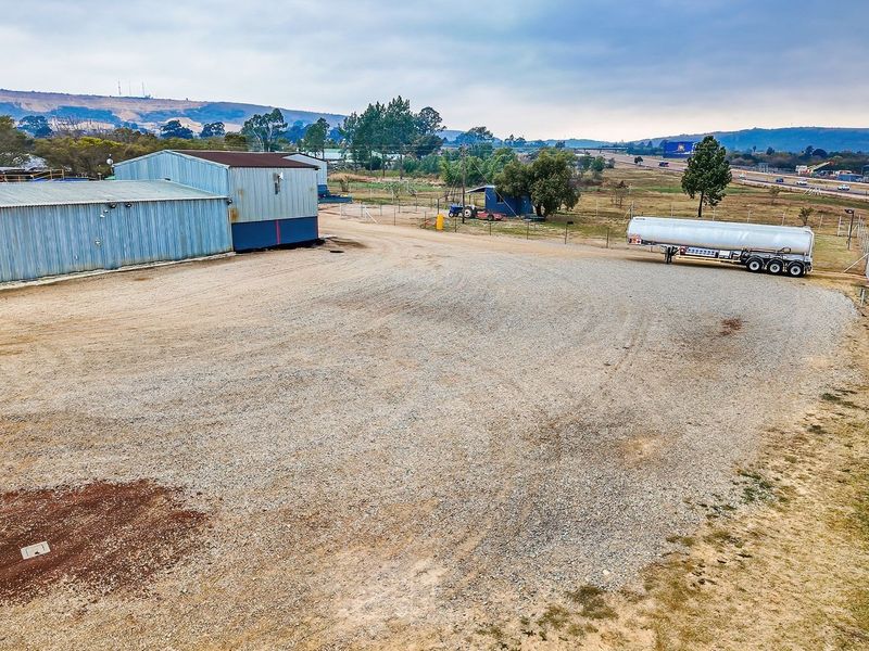 Well-equipped diesel depot on a busy highway with extra land for further development - Photo 3