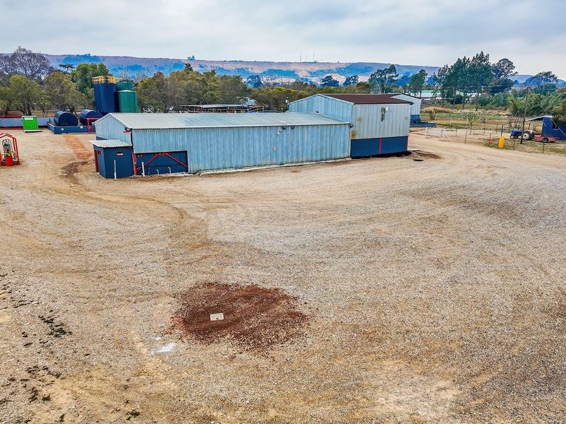 Well-equipped diesel depot on a busy highway with extra land for further development - Photo 2