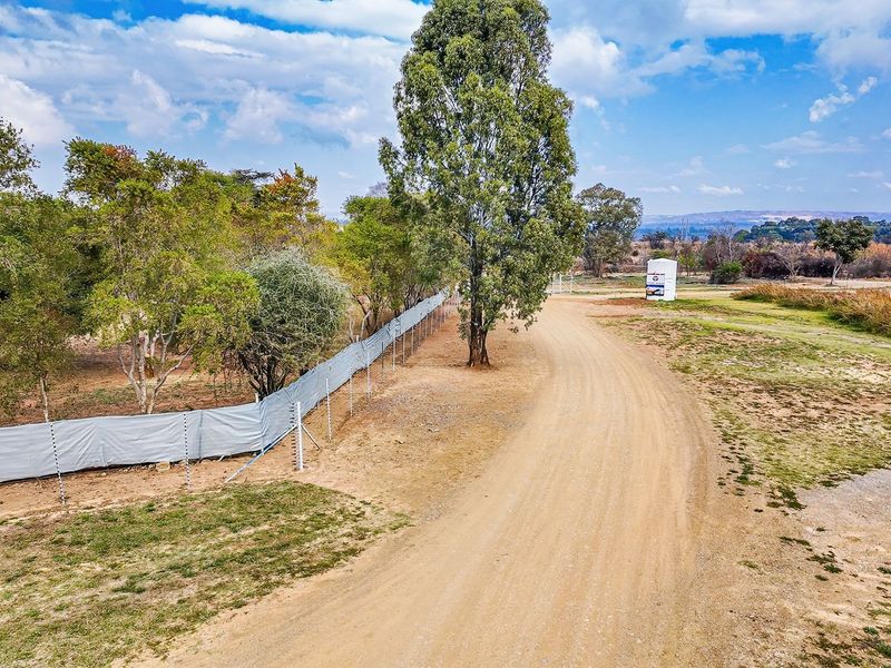 Well-equipped diesel depot on a busy highway with extra land for further development - Photo 1