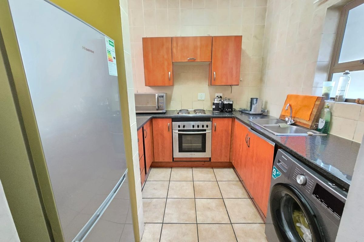 Spacious 2 Bed Apartment To Rent in Lonehill, Sandton - Photo 4
