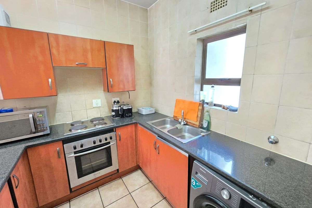 Spacious 2 Bed Apartment To Rent in Lonehill, Sandton - Photo 3