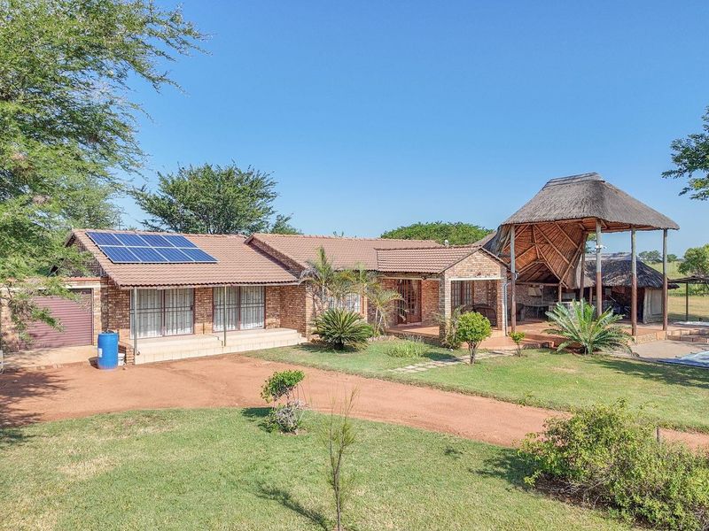 Excellent investment opportunity - fully fenced cattle/game farm with gorgeous homestead - Photo 5