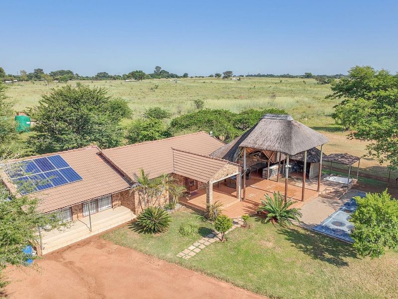 Excellent investment opportunity - fully fenced cattle/game farm with gorgeous homestead - Photo 7