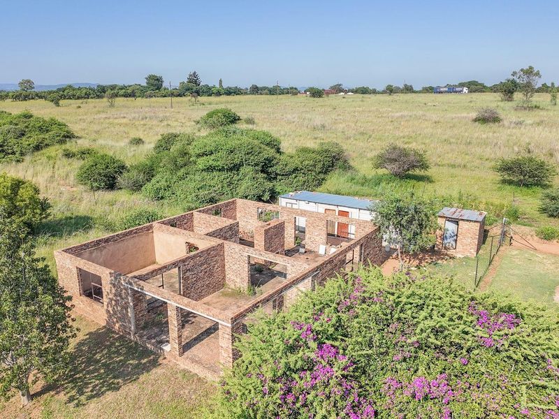 Excellent investment opportunity - fully fenced cattle/game farm with gorgeous homestead - Photo 8