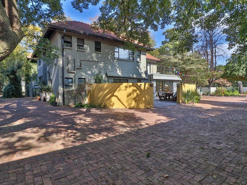 Excellent investment opportunity - prime location residential and office block - Photo 4