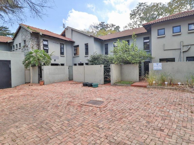 Excellent investment opportunity - prime location residential and office block - Photo 6