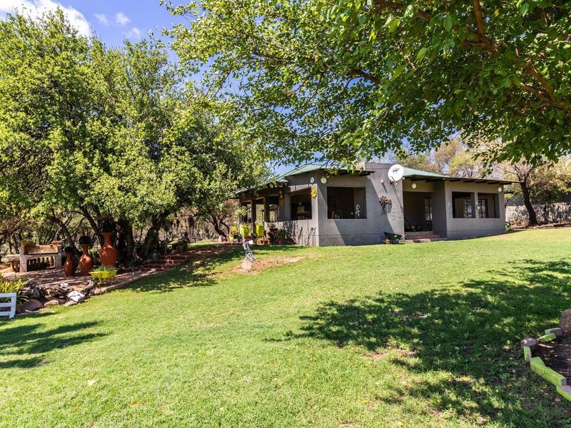 Lucrative well developed farm close to pretoria - Photo 3