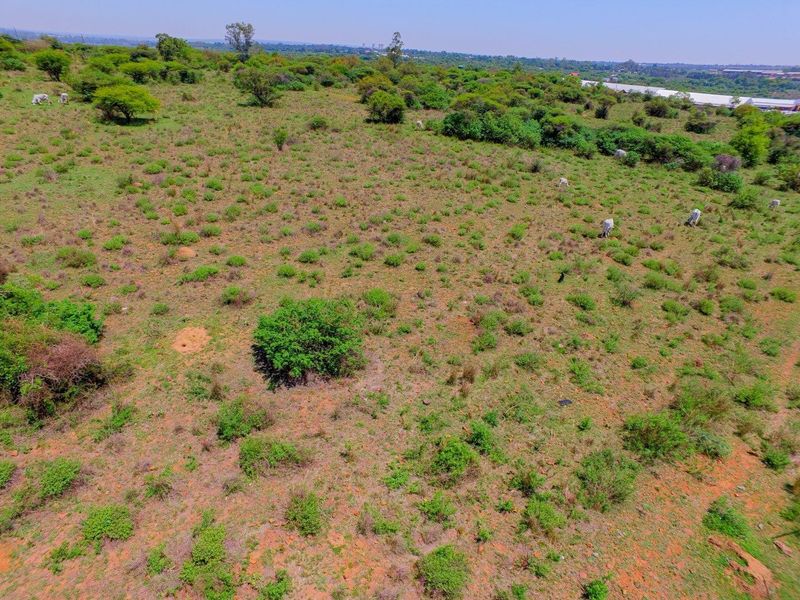 9.79 hectare (sub-divided into nine plots) - zoned for commercial and light industrial - Photo 7