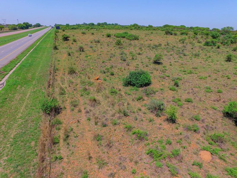 9.79 hectare (sub-divided into nine plots) - zoned for commercial and light industrial - Photo 2