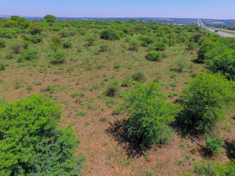 9.79 hectare (sub-divided into nine plots) - zoned for commercial and light industrial - Photo 4