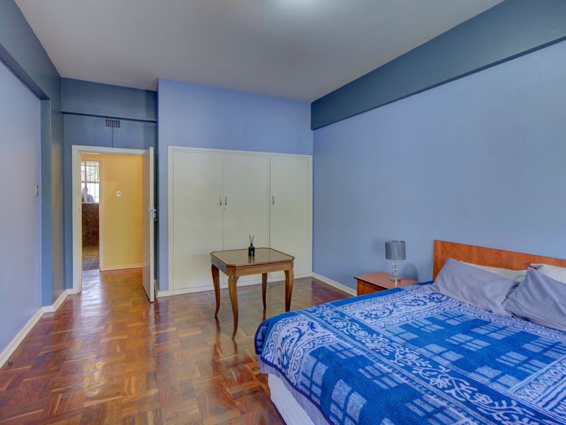 Apartment For Sale in Parktown, Johannesburg - Photo 9