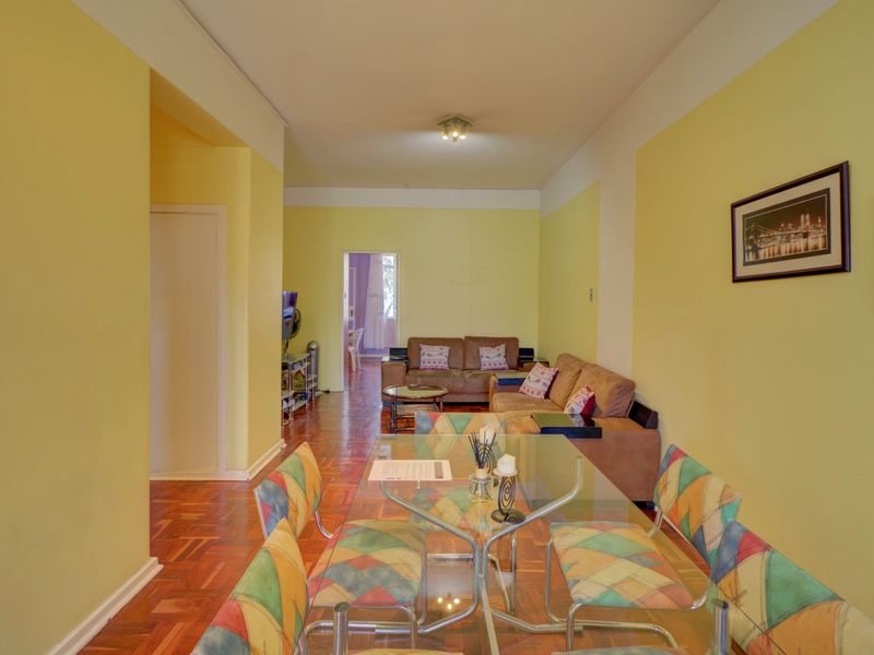 Apartment For Sale in Parktown, Johannesburg - Photo 2