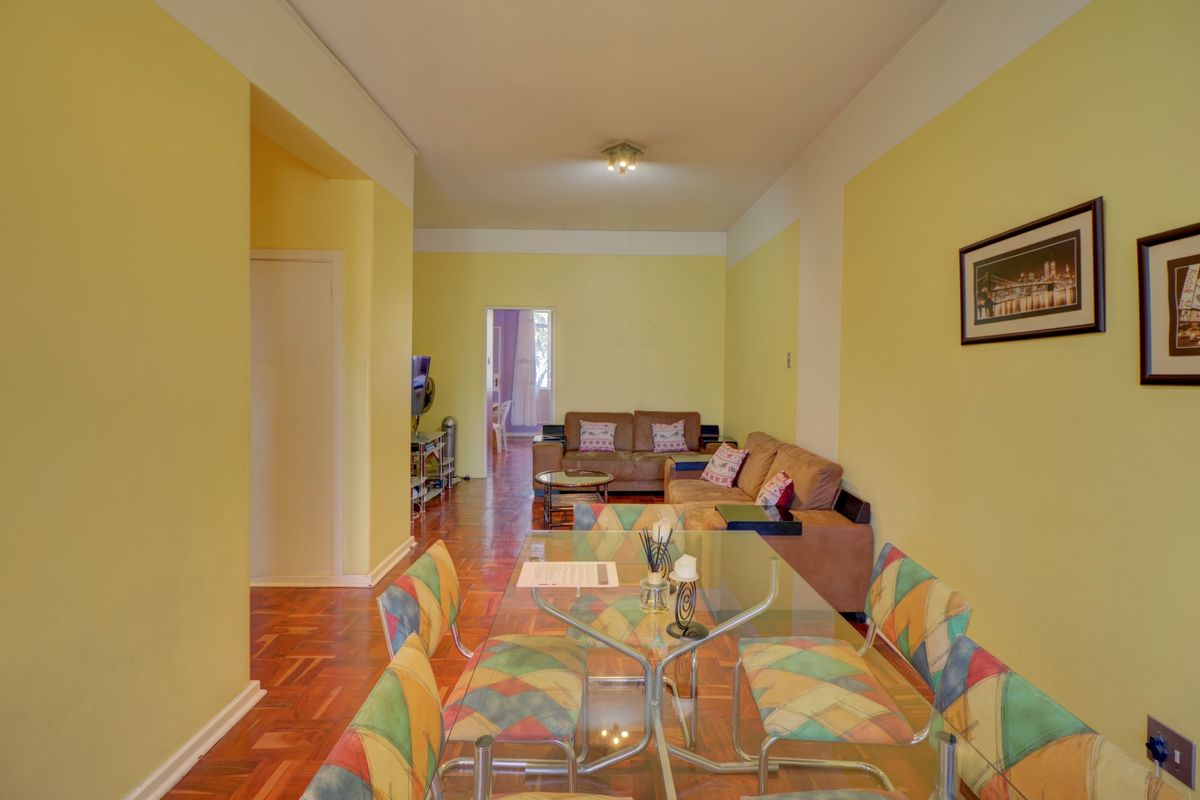Apartment For Sale in Parktown, Johannesburg - Photo 2