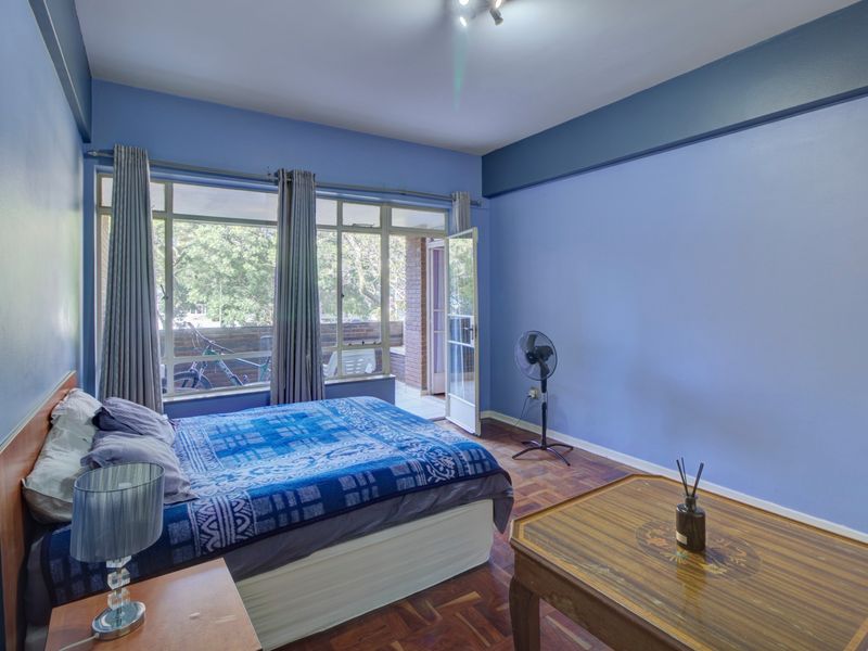 Apartment For Sale in Parktown, Johannesburg - Photo 10