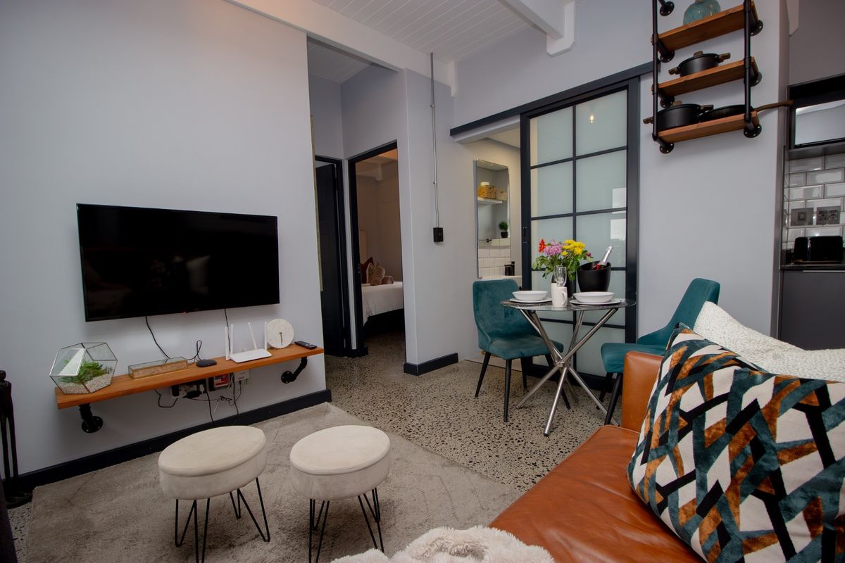 Modern Coastal Living - Furnished Apartment with partial Sea Views - Photo 2