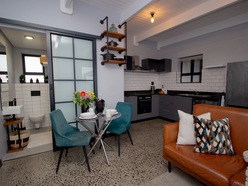 Modern Coastal Living - Furnished Apartment with partial Sea Views - Photo 4